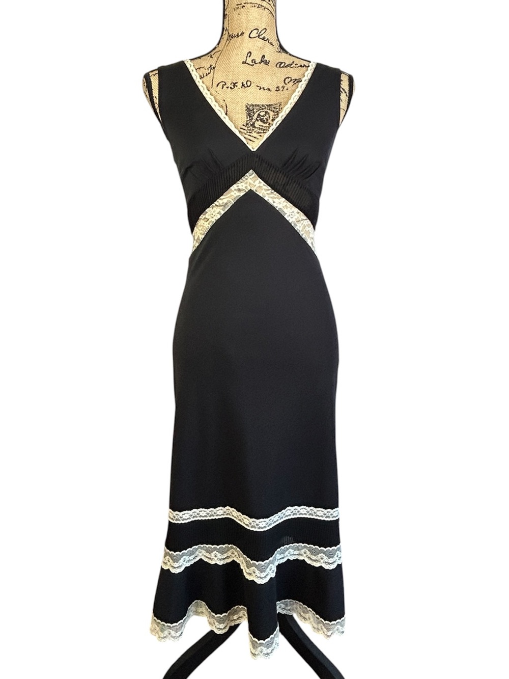 Vintage Y2K Rory Gilmore Girls Express Black & Cream Lace Dress